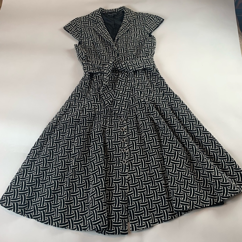 Jones New York Embroidered dress Size 8